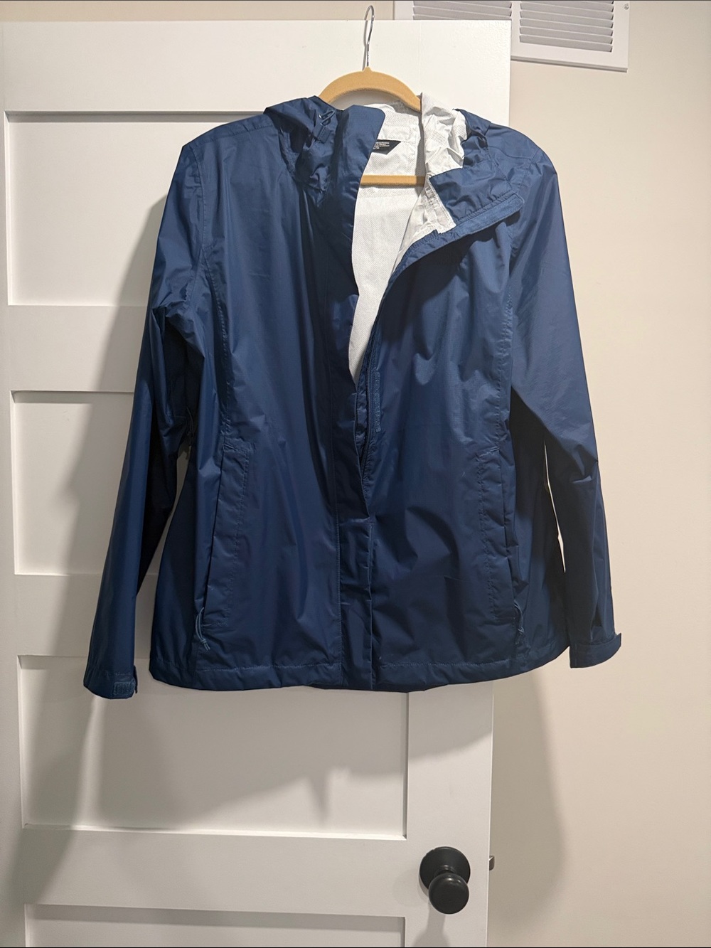 NWOT The North Face Women's dark blue Hooded Jacket